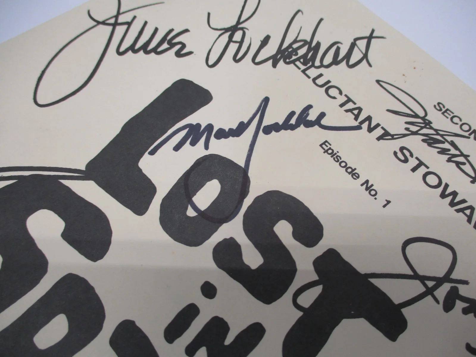 SIGNED 1 Real Signature MARK GODDARD LOST IN SPACE Script 1965 Episode 1 CM6222, image 2