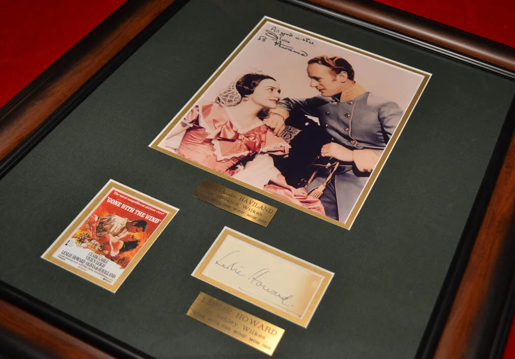 OLIVIA de HAVILLAND, LESLIE HOWARD — GONE WITH THE WIND Signed OLIVIA de HAVILLAND + ASHLEY, Frame, UACC COA DOLL DVD, image 2