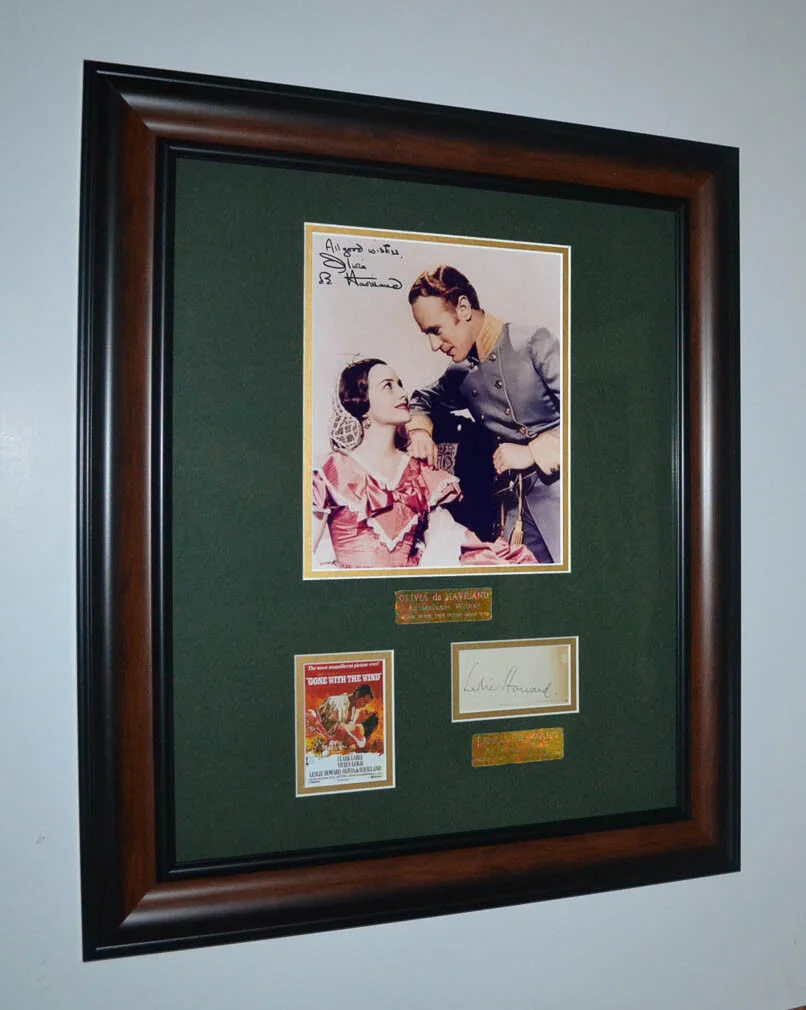 OLIVIA de HAVILLAND, LESLIE HOWARD — GONE WITH THE WIND Signed OLIVIA de HAVILLAND + ASHLEY, Frame, UACC COA DOLL DVD, image 3