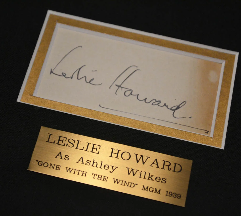 OLIVIA de HAVILLAND, LESLIE HOWARD — GONE WITH THE WIND Signed OLIVIA de HAVILLAND + ASHLEY, Frame, UACC COA DOLL DVD, image 5