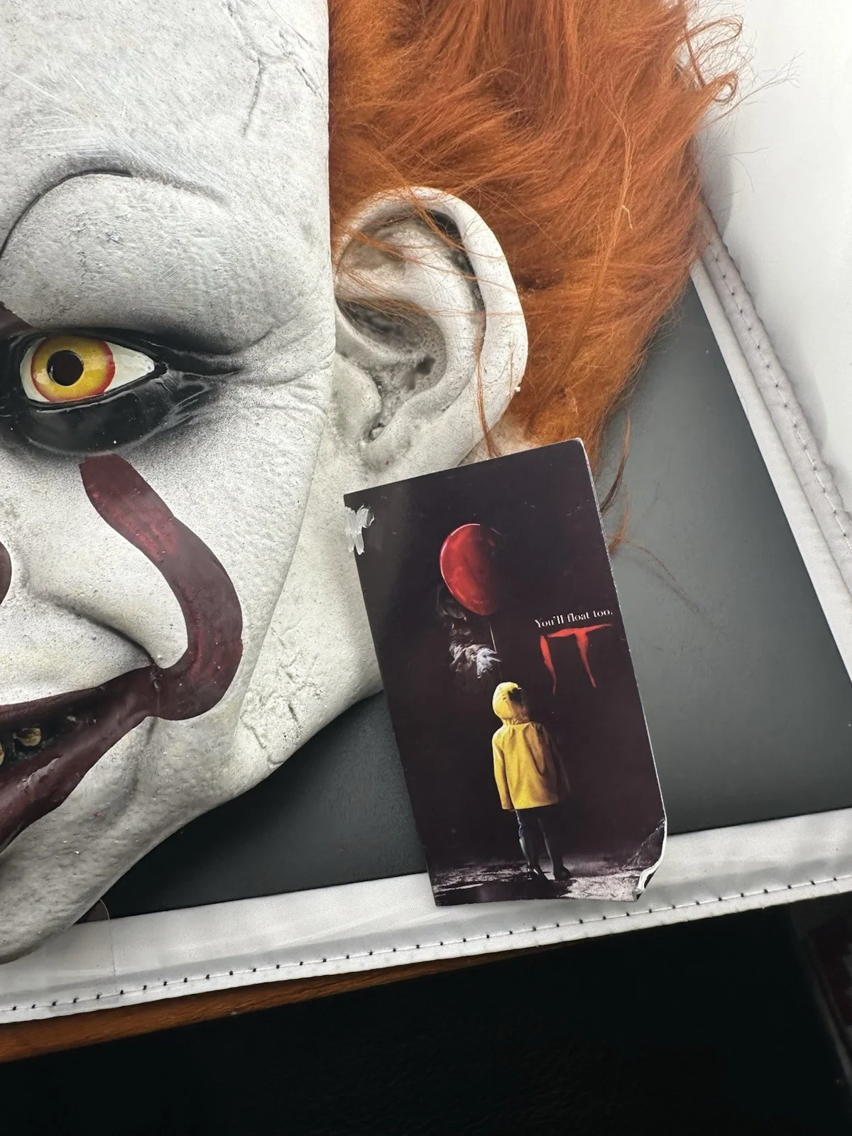 Bill Skarsgard Signed Pennywise It Deluxe Horror Mask Celebrity Authentics COA, изображение 3