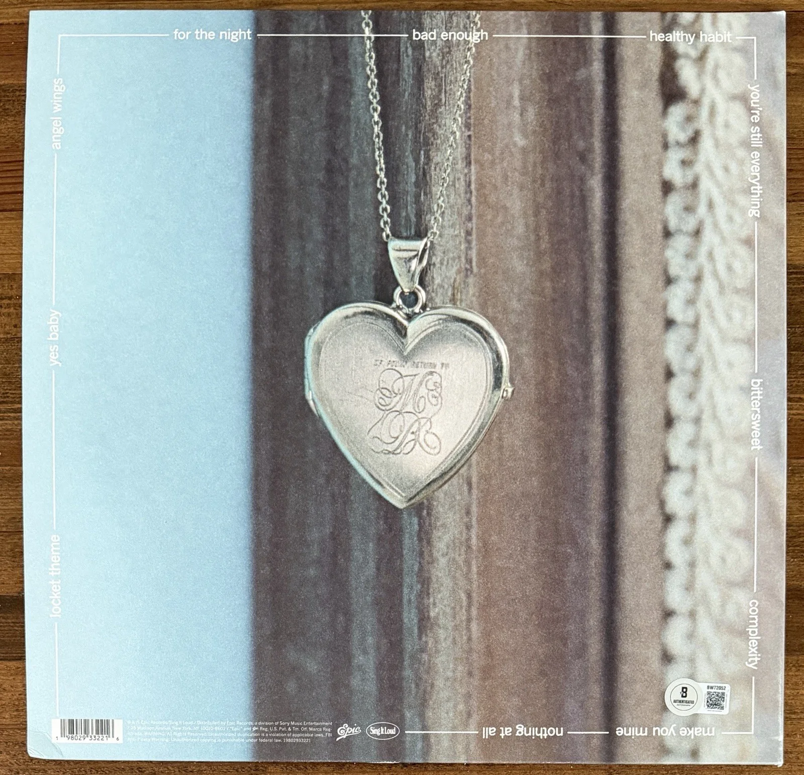 Madison Beer SIGNED Locket Album Vinyl LP Cover Autograph BECKETT BAS COA Auto, изображение 2