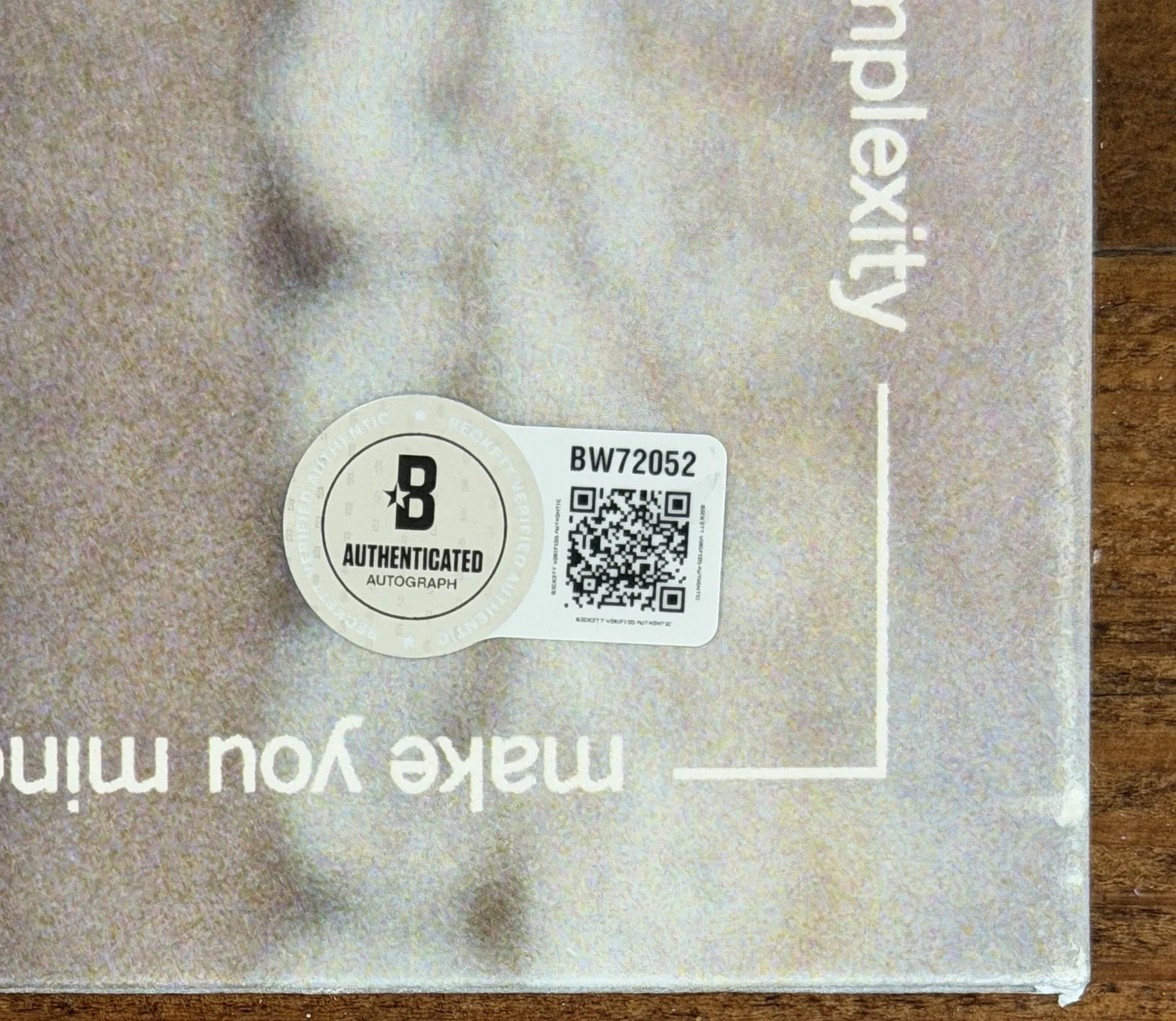 Madison Beer SIGNED Locket Album Vinyl LP Cover Autograph BECKETT BAS COA Auto, изображение 3