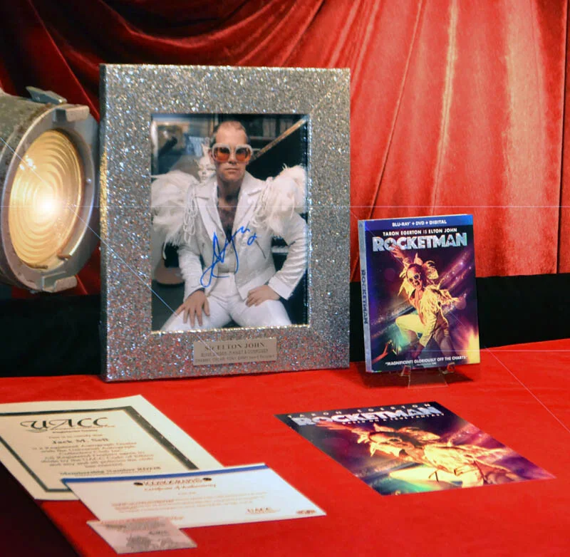 ELTON JOHN & Taron Egerton RARE Signed Autograph, COA UACC, FRAME, ROCKETMAN DVD, изображение 2