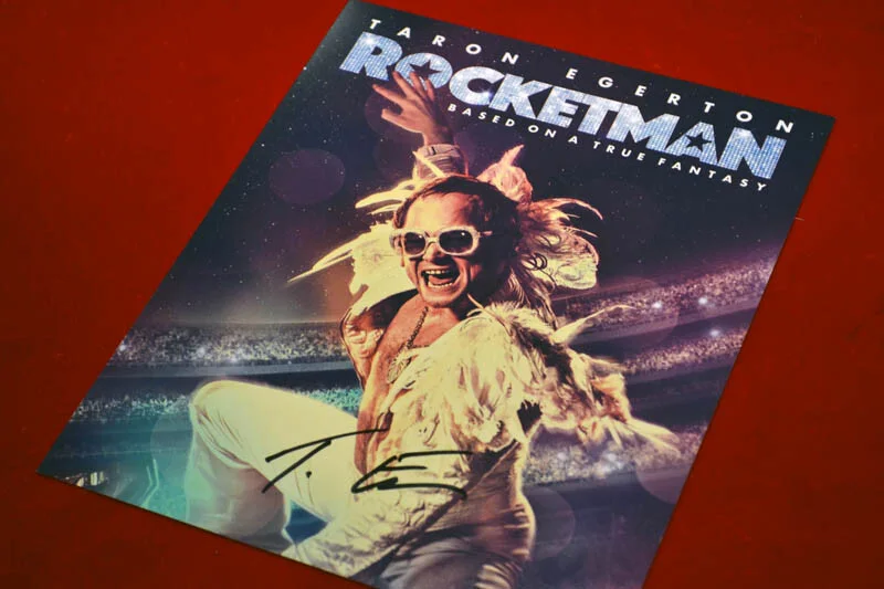 ELTON JOHN & Taron Egerton RARE Signed Autograph, COA UACC, FRAME, ROCKETMAN DVD, изображение 4