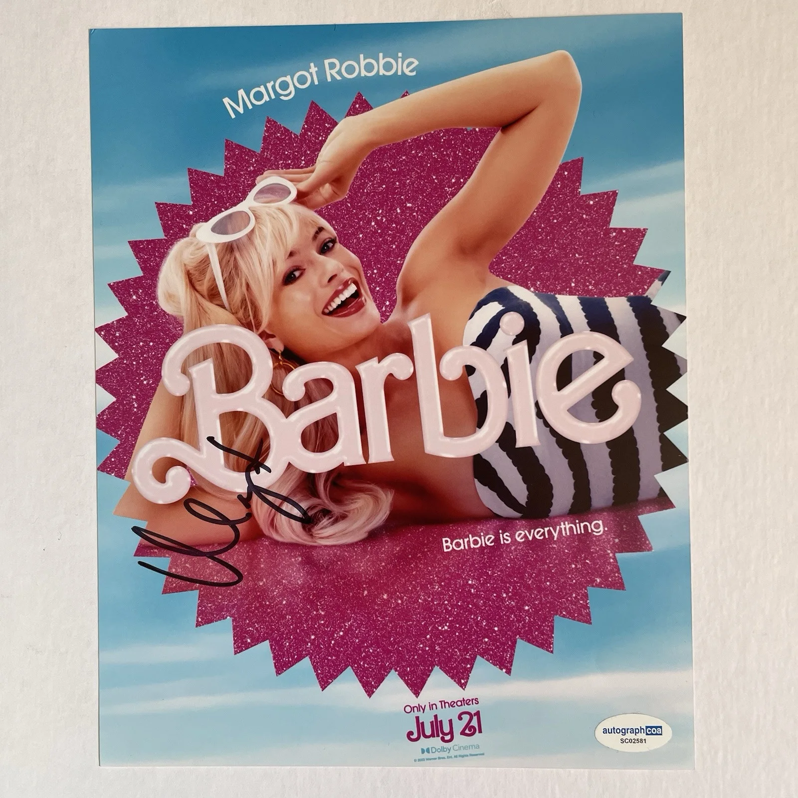 Margot Robbie — Margot Robbie Autographed Barbie 8x10 Photo ACOA