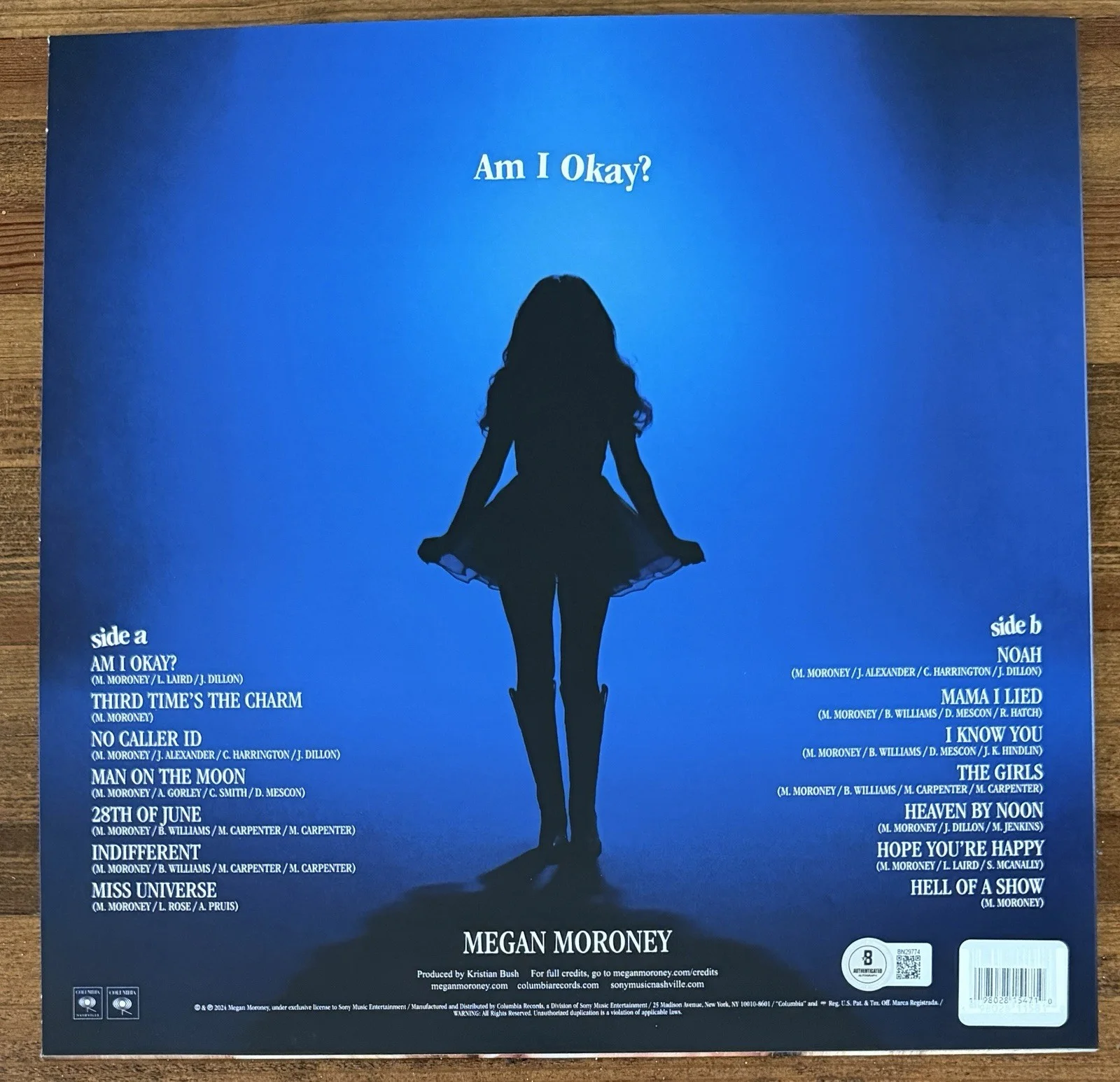 Megan Moroney SIGNED Am I Okay Blue Vinyl LP Cover Autograph BECKETT BAS COA, изображение 2