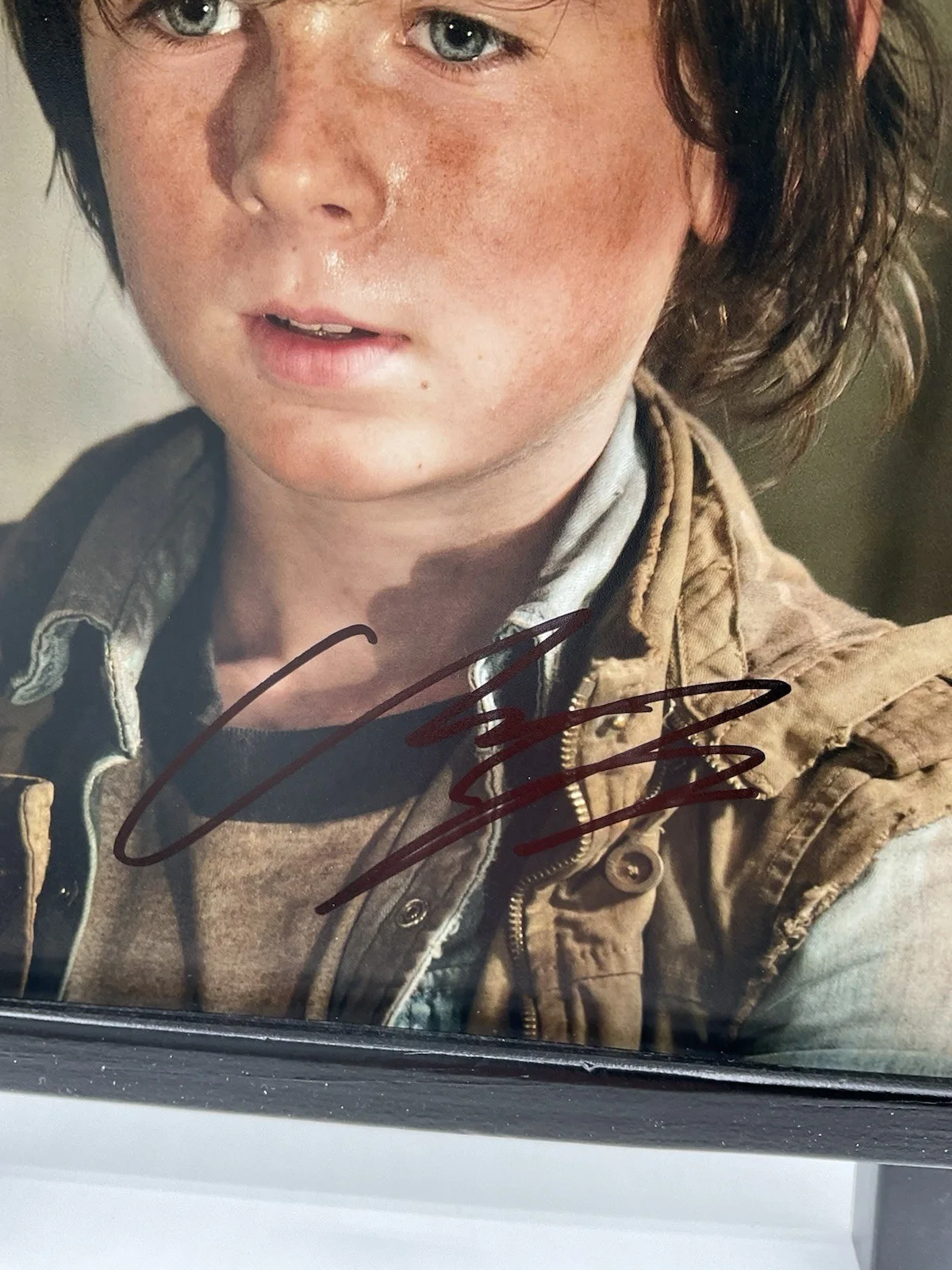 Chandler Riggs — Chandler Riggs signed 8x10 Walking Dead signed photo Carl Grimes photo SWAU AMC, изображение 2