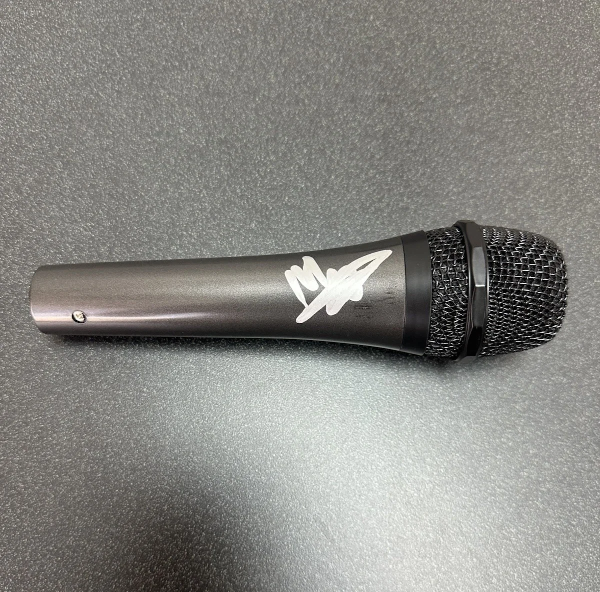 MIKE EPPS SIGNED MICROPHONE ‘COMEDIAN’ EXACT PROOF, image 2