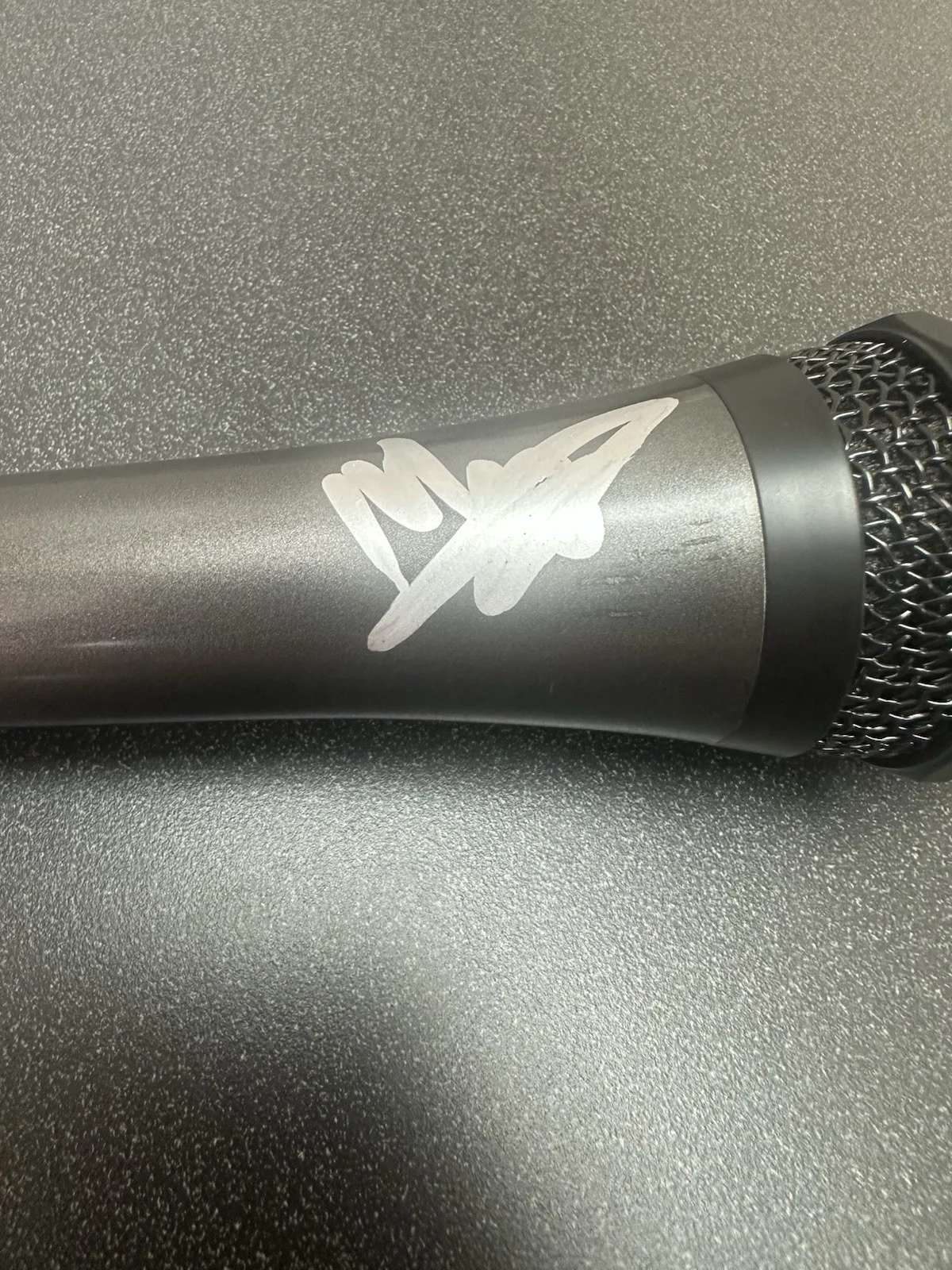 MIKE EPPS SIGNED MICROPHONE ‘COMEDIAN’ EXACT PROOF, image 3