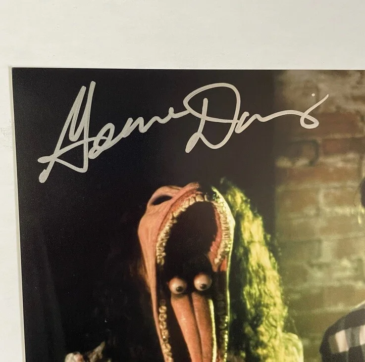 GEENA DAVIS — GEENA DAVIS AUTOGRAPHED PHOTO OC CELEBRITY MARKETING COA HOLOGRAM 8x10, image 2