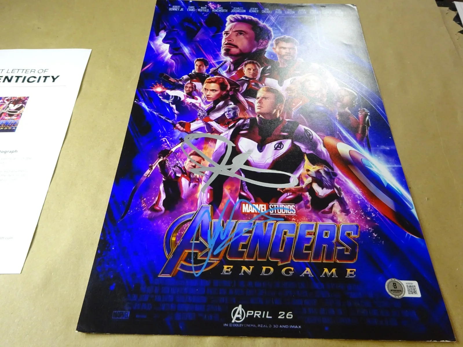 Chris Hemsworth, Jeremy Renner — Signed Avengers Endgame Chris Hemsworth Jeremy Renner 11"x17" Photo Beckett COA, изображение 3