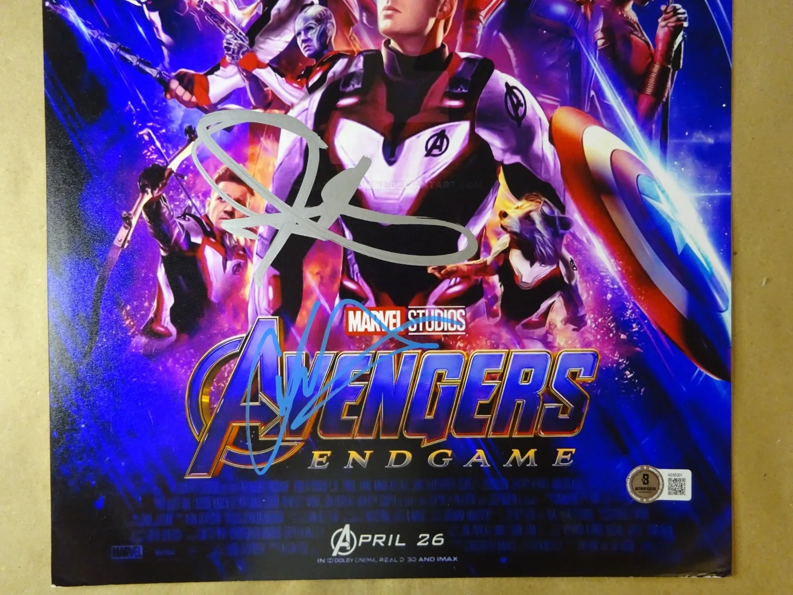 Chris Hemsworth, Jeremy Renner — Signed Avengers Endgame Chris Hemsworth Jeremy Renner 11"x17" Photo Beckett COA, изображение 4