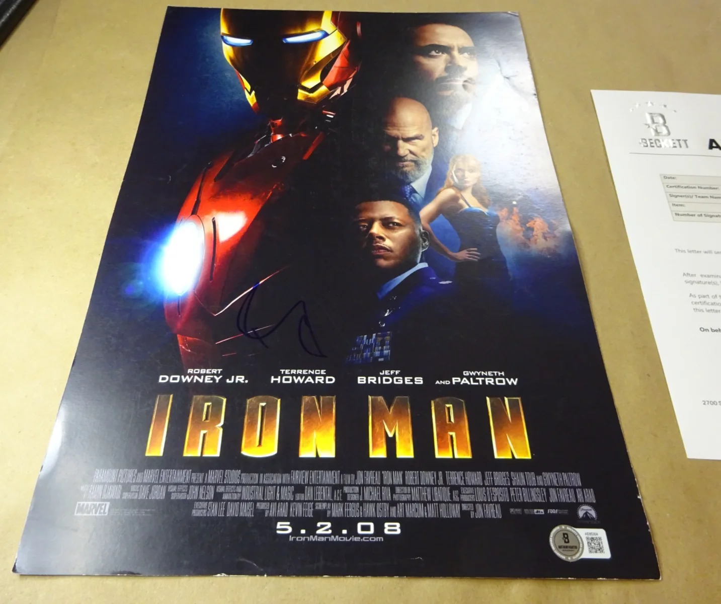 Robert Downey Jr — Signed Robert Downey Jr Autographed Iron Man 11"x17" Photo Beckett BAS COA LOA, image 3
