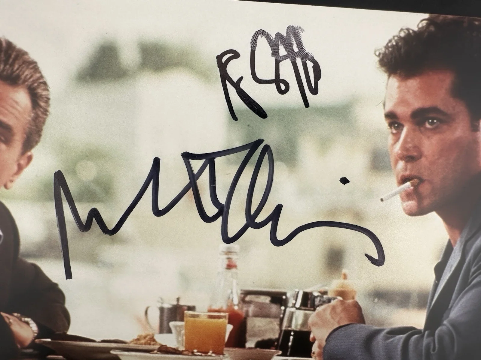 Ray Liotta — Robert De Niro Ray Liotta Signed 11x14 Photo GoodFellas Beckett BAS Witnessed, изображение 2