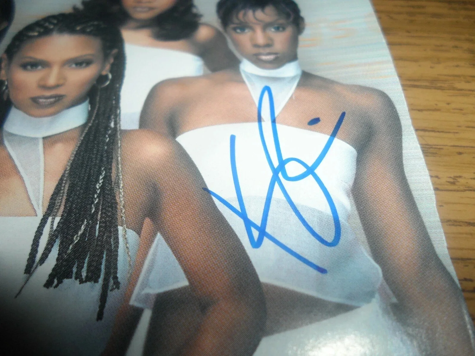 DESTINY'S CHILD KELLY ROWLAND AUTHENTIC AUTOGRAPHED/SIGNED CD, image 2