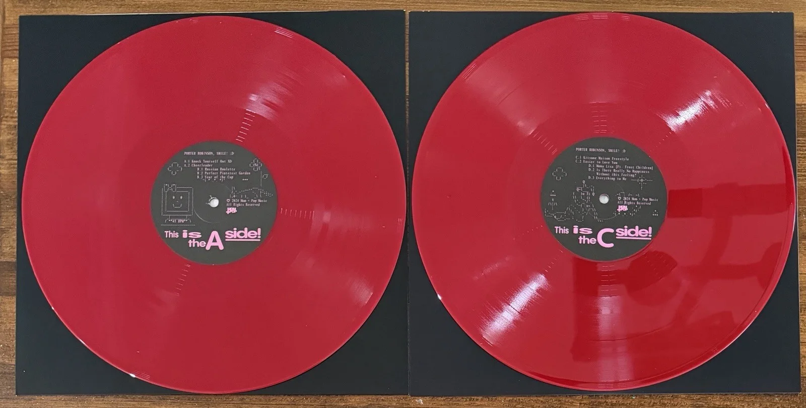 Porter Robinson Autograph SIGNED Red VINYL LP COVER Smile Album BAS Beckett COA, изображение 2