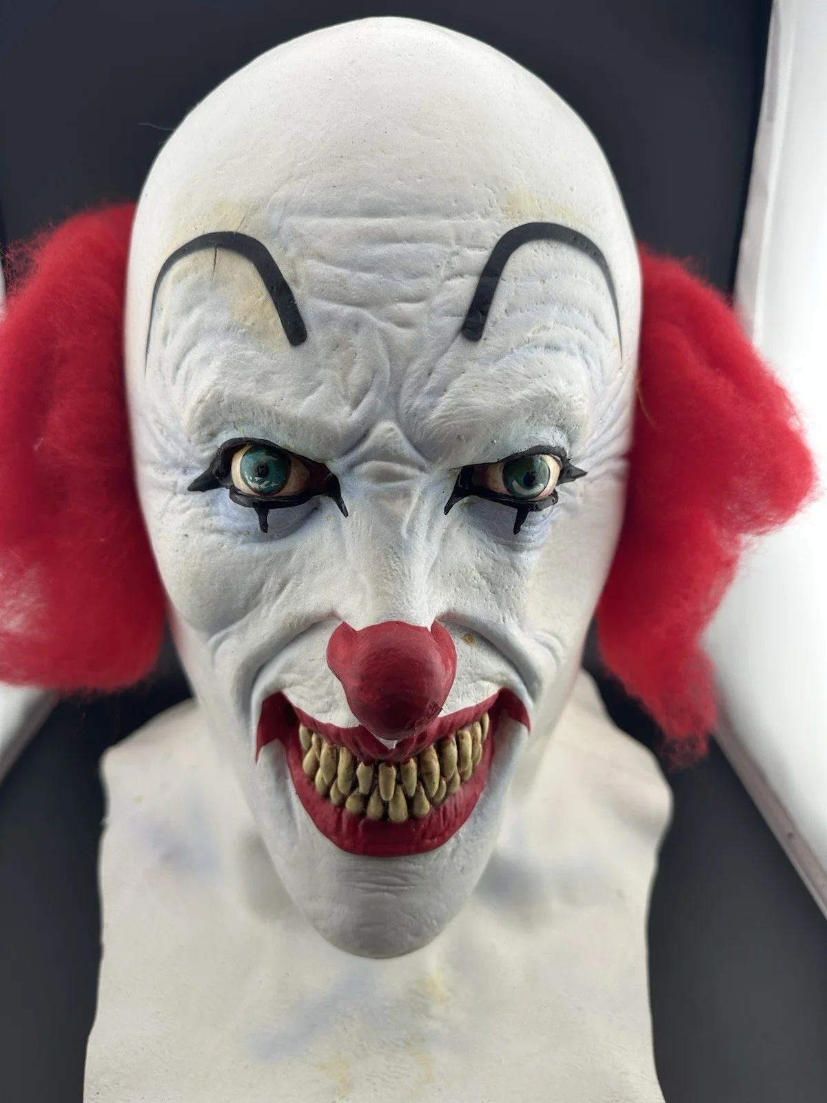 Tim Curry — Tim Curry Signed Pennywise Prop Replica Mask Stephen King It 1990 Horror CA COA, image 2