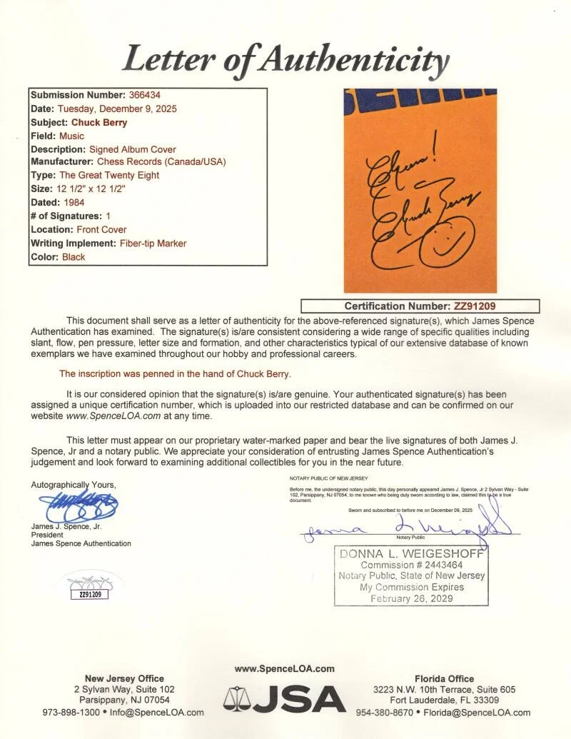 Chuck Berry — Chuck Berry Signed Autograph Album Record LP - The Great Twenty Eight w/ JSA COA, image 3