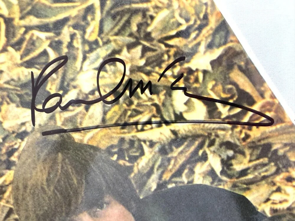 Paul McCartney — Paul McCartney Signed Autograph Album Vinyl Record Beatles for Sale Beckett COA, изображение 3