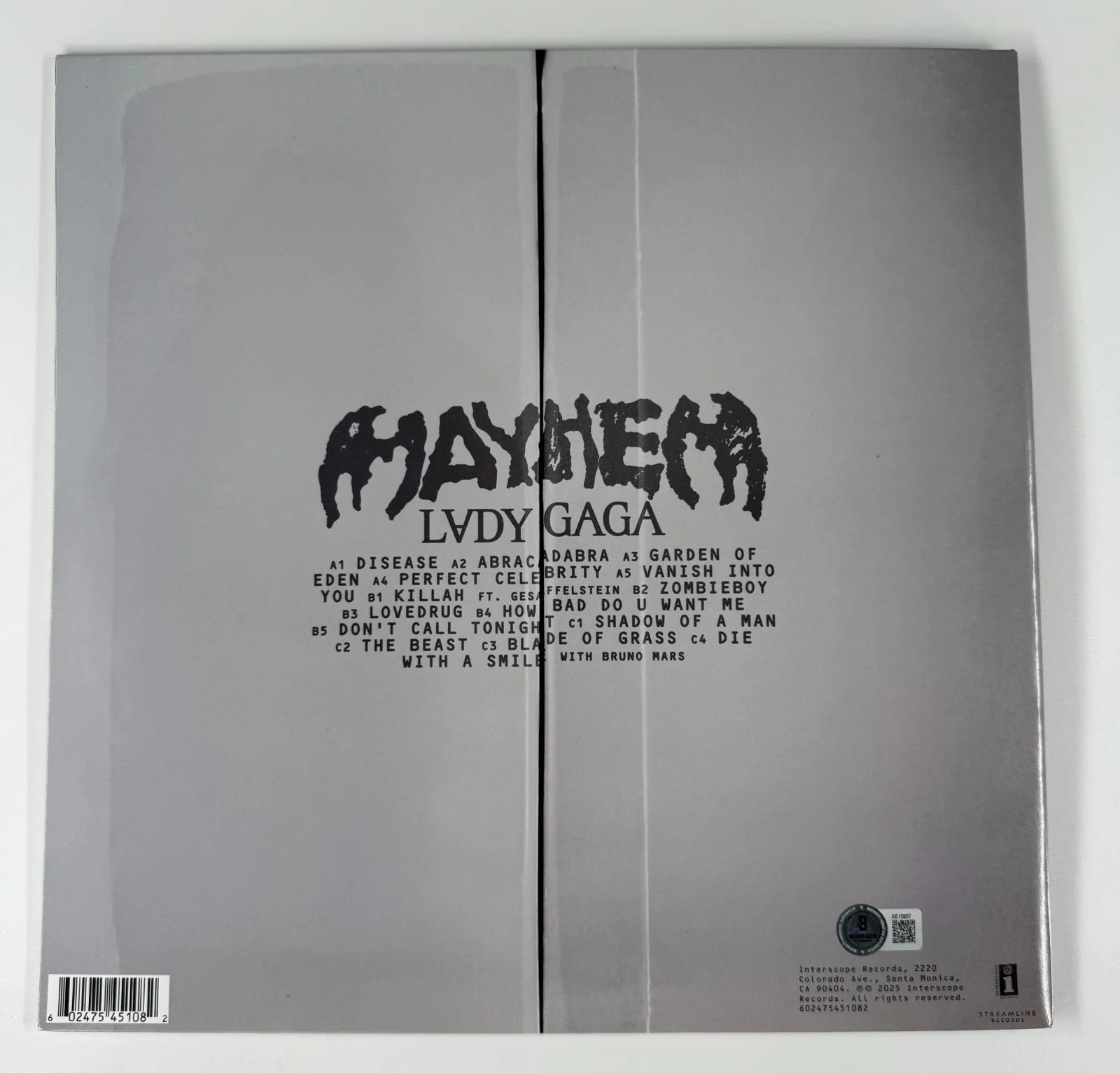 LADY GAGA SIGNED MAYHEM VINYL ALBUM BAS BECKETT AUTHENTICATED, image 3