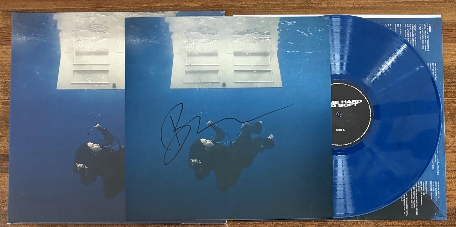 Billie Eilish — BILLIE EILISH HIT ME HARD SOFT BLUE VINYL & SIGNED ALBUM PHOTO BECKETT BAS COA