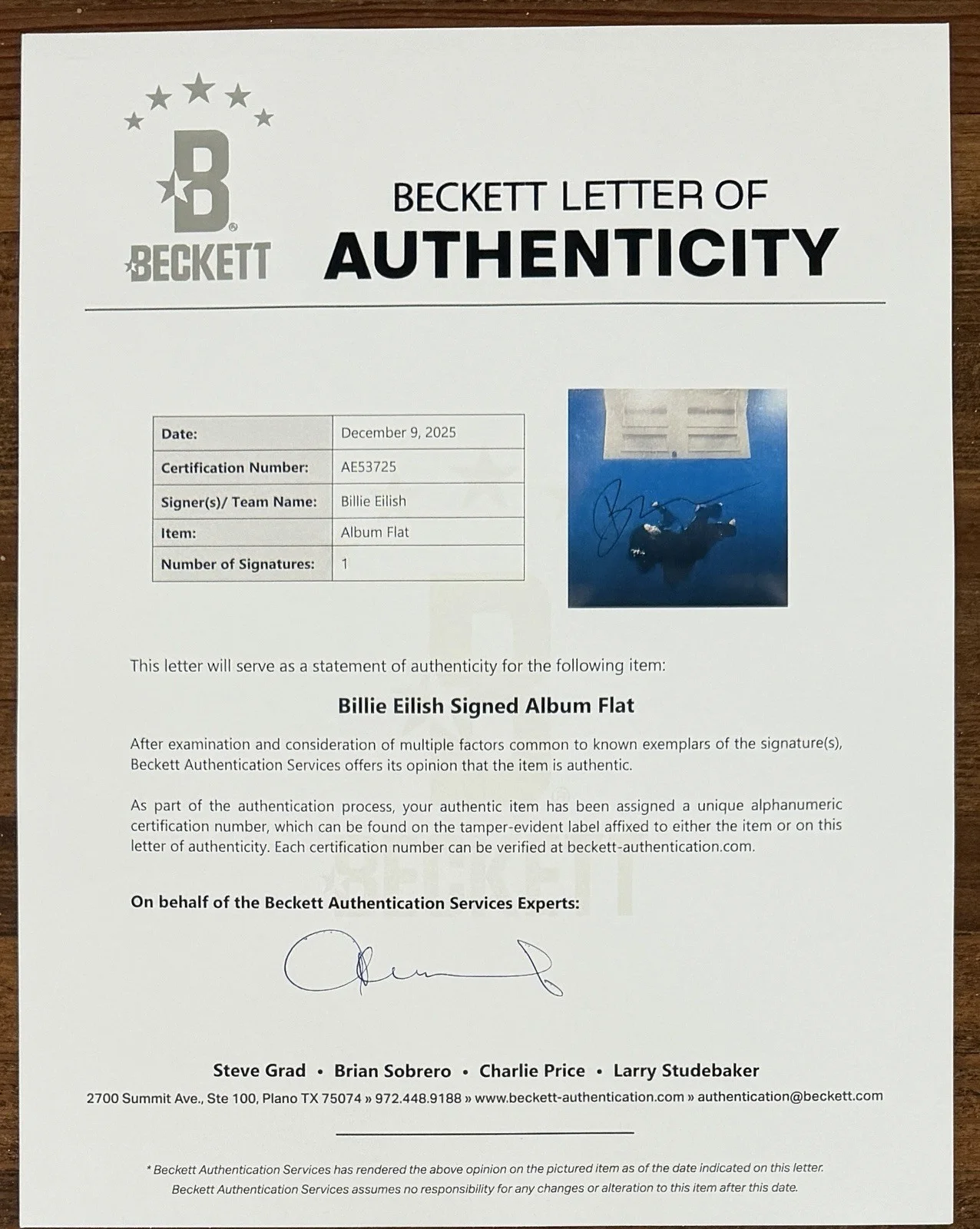 Billie Eilish — BILLIE EILISH HIT ME HARD SOFT BLUE VINYL & SIGNED ALBUM PHOTO BECKETT BAS COA, изображение 4