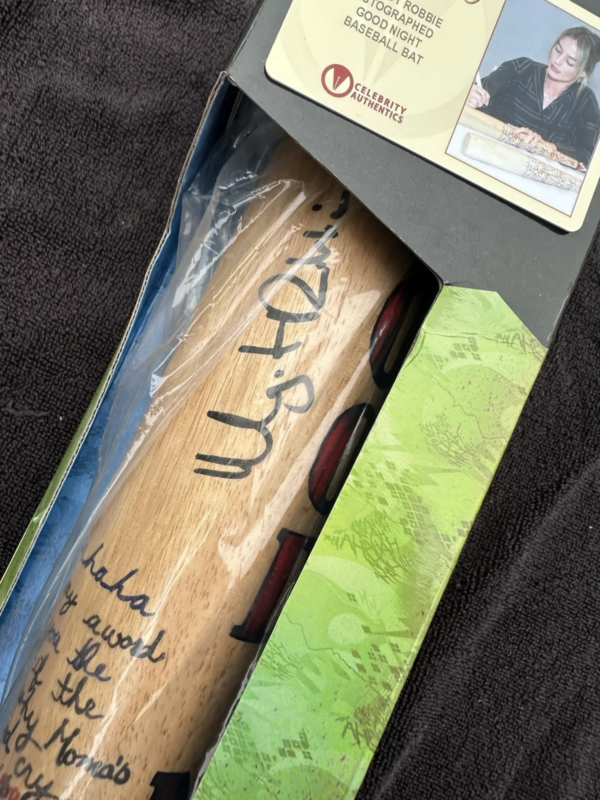 Margot Robbie — Margot Robbie Auto Autograph Signed Harley Quinn Bat Celebrity Authentics COA, image 2