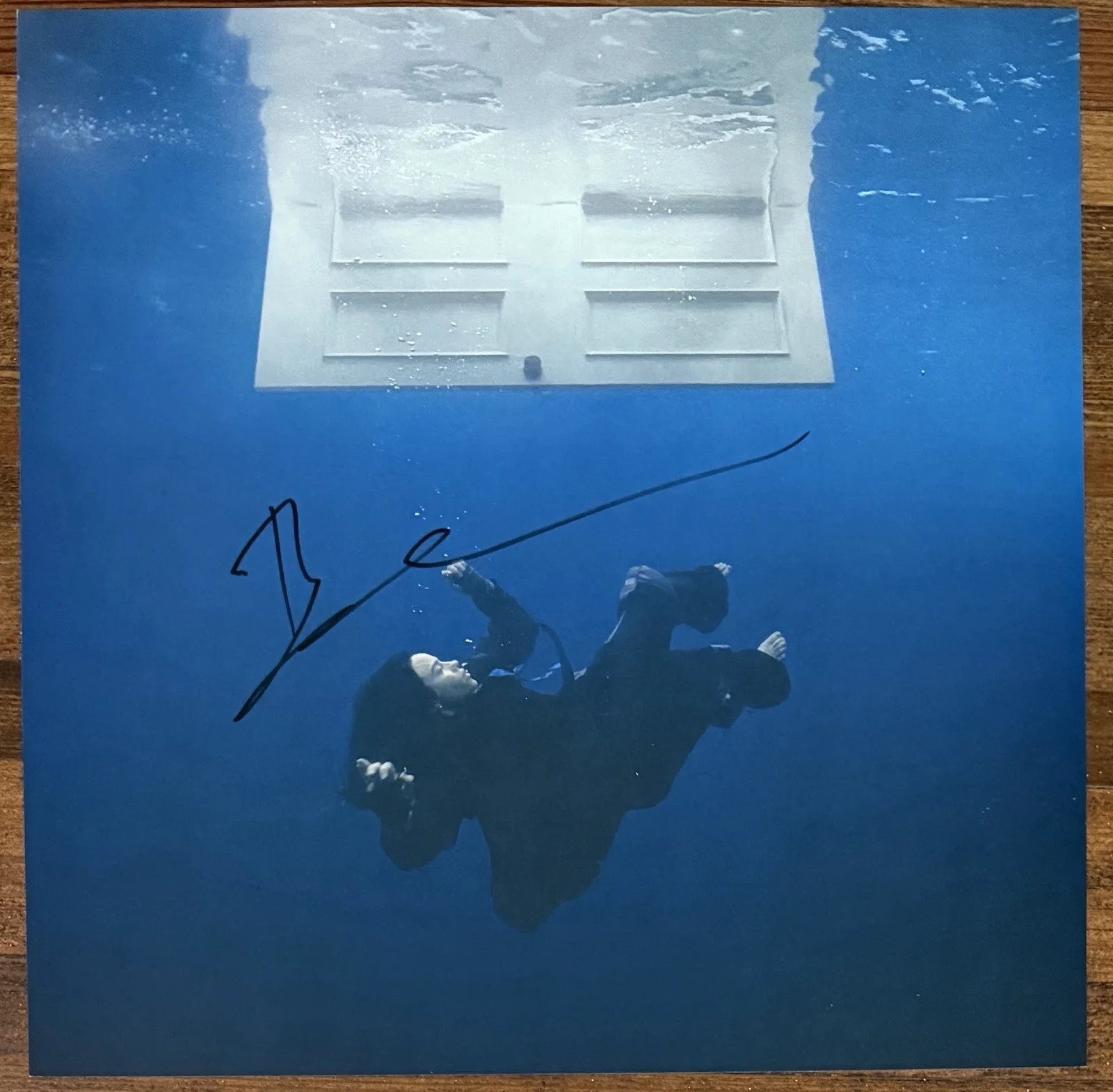 Billie Eilish — BILLIE EILISH HIT ME HARD SOFT BLUE VINYL & SIGNED COVER PHOTO BECKETT BAS COA, изображение 2