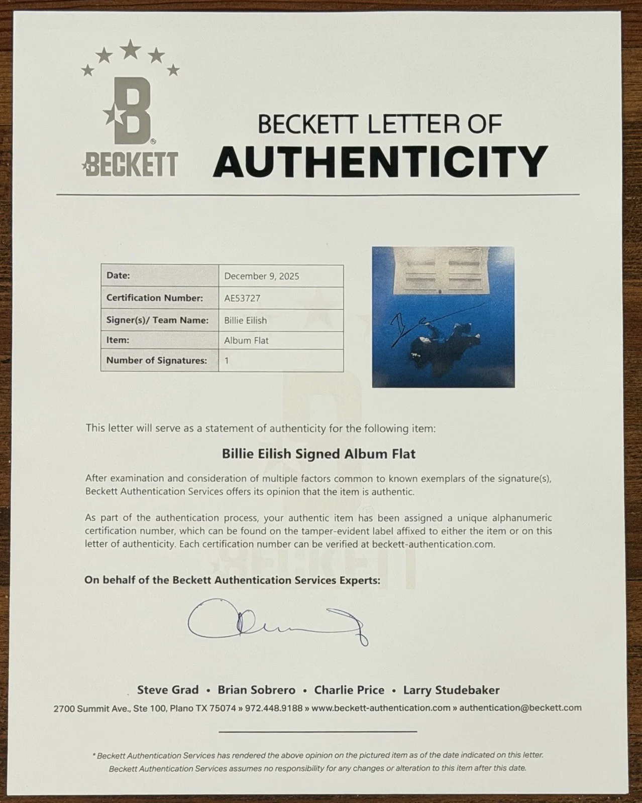 Billie Eilish — BILLIE EILISH HIT ME HARD SOFT BLUE VINYL & SIGNED COVER PHOTO BECKETT BAS COA, изображение 3