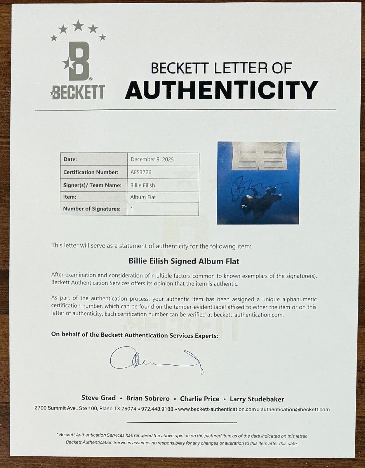Billie Eilish — BILLIE EILISH HIT ME HARD SOFT VINYL & SIGNED ALBUM COVER PHOTO BECKETT BAS COA, изображение 3