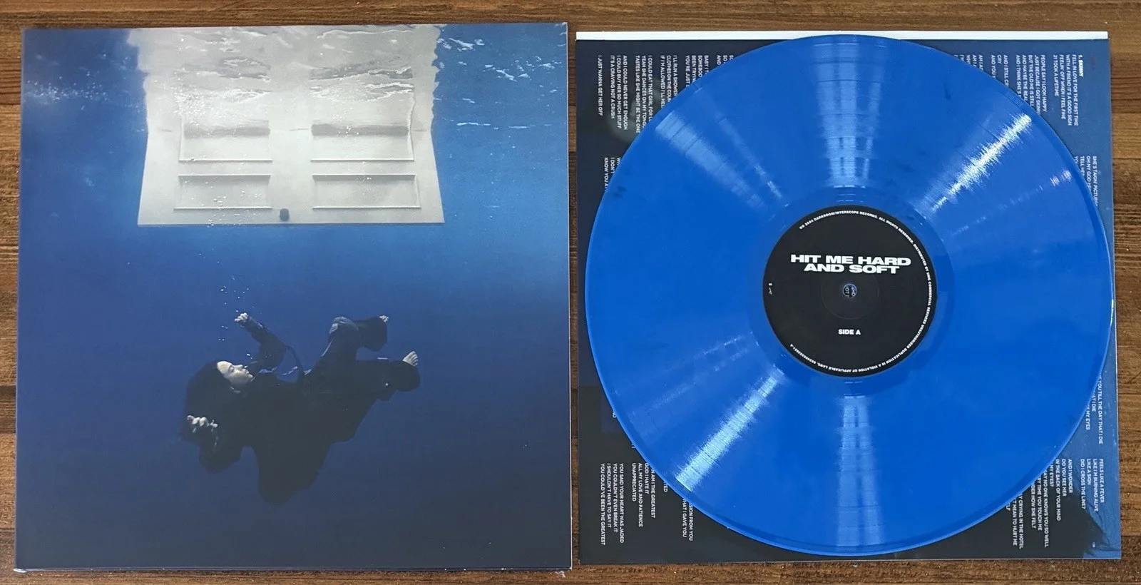 Billie Eilish — BILLIE EILISH HIT ME HARD SOFT VINYL & SIGNED ALBUM COVER PHOTO BECKETT BAS COA, изображение 5