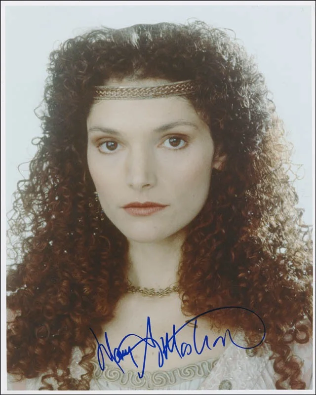 Mary Elizabeth Mastrantonio — MARY ELIZABETH MASTRANTONIO - AUTOGRAPHED SIGNED PHOTOGRAPH