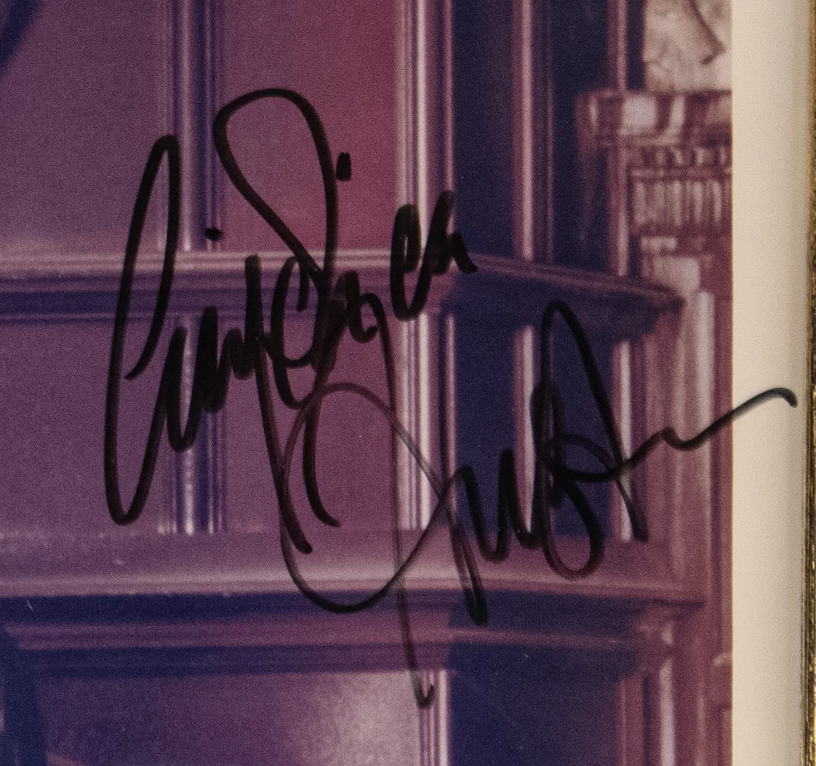 Anjelica Huston, Raul Julia — THE ADDAMS FAMILY MOVIE CAST - AUTOGRAPHED SIGNED PHOTOGRAPH WITH CO-SIGNERS, изображение 3