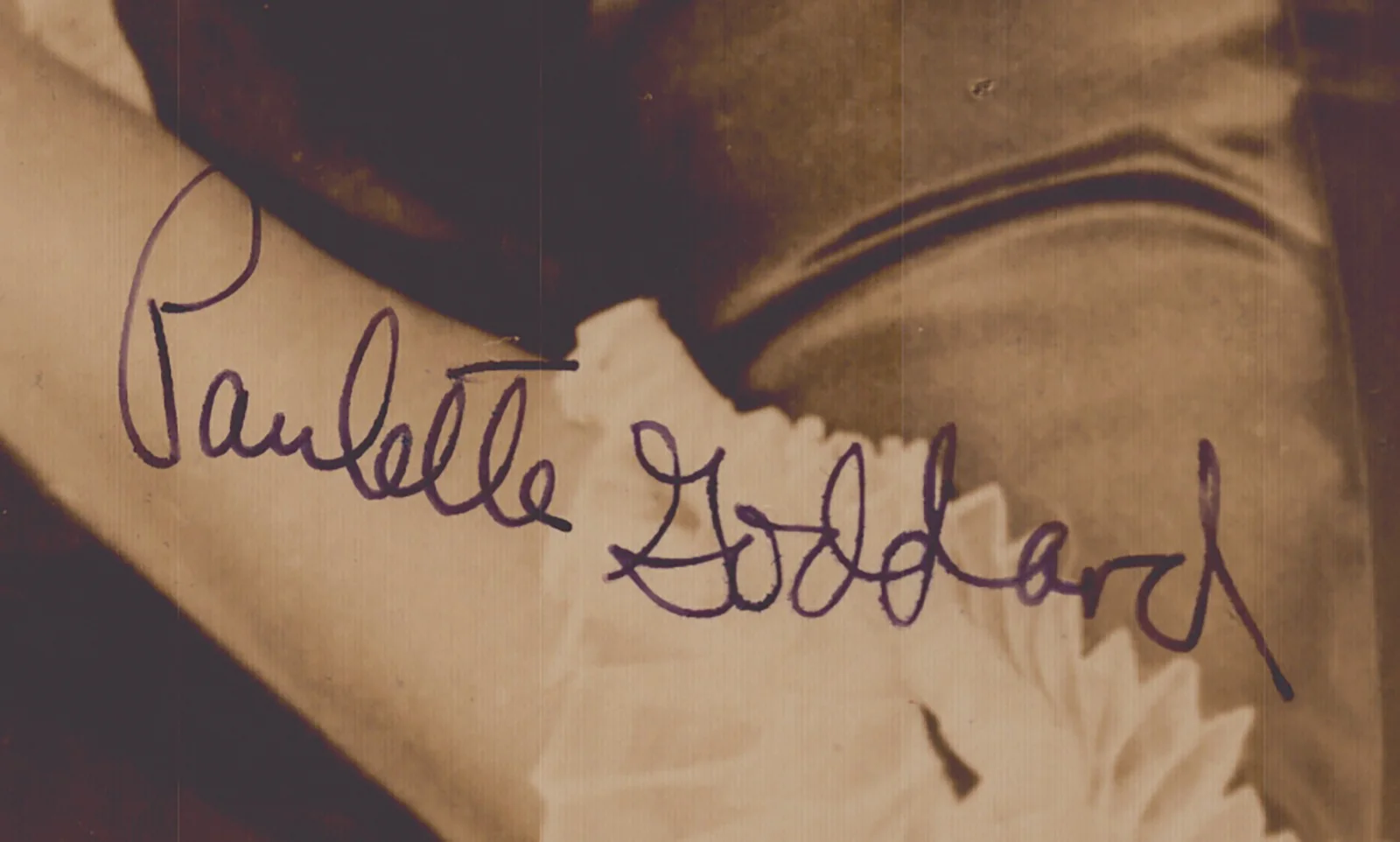 Paulette Goddard — PAULETTE GODDARD - AUTOGRAPHED SIGNED PHOTOGRAPH, image 2