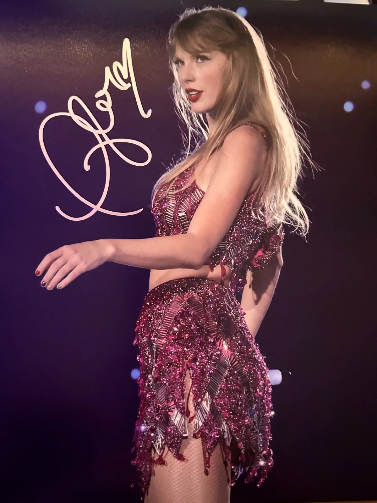 TAYLOR SWIFT Hand Signed 8x10 inch Original Autograph Authentic w/COA, image 5