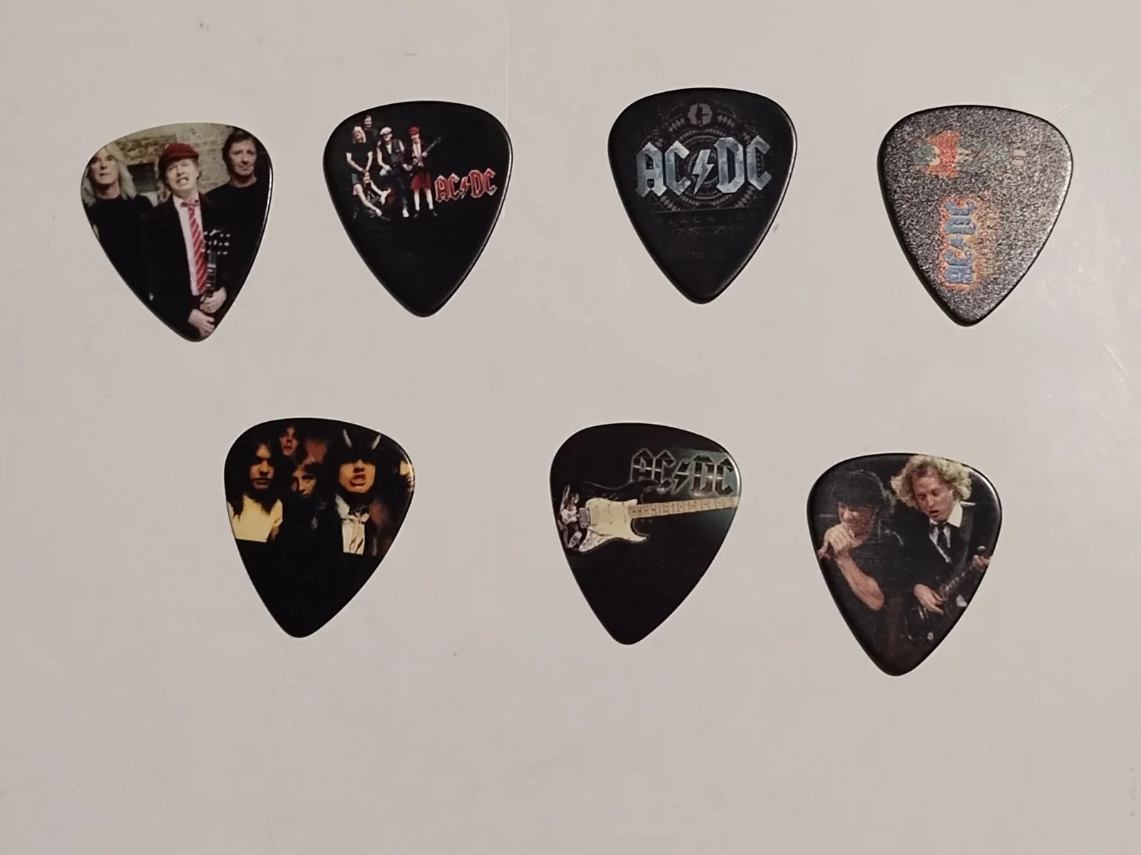 AC/DC GUITAR PICK ANGUS YOUNG GUITAR PICK NOVELTY CD LP LOT 7 PICKS, изображение 2