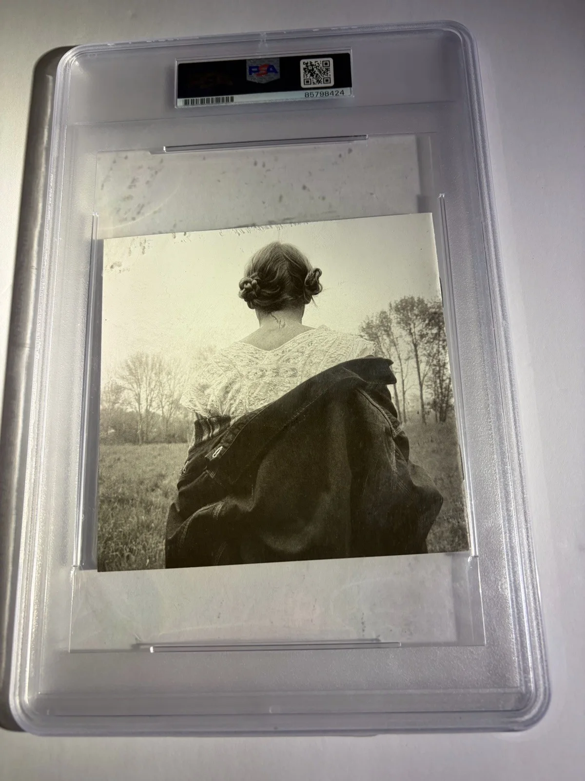 Taylor Swift Signed FOLKLORE CD Cover PSA/DNA ENCAPSULATED, image 2