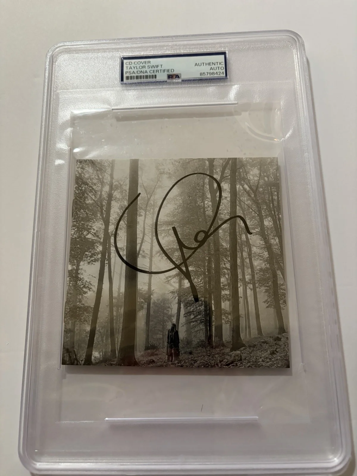 Taylor Swift Signed FOLKLORE CD Cover PSA/DNA ENCAPSULATED, image 3