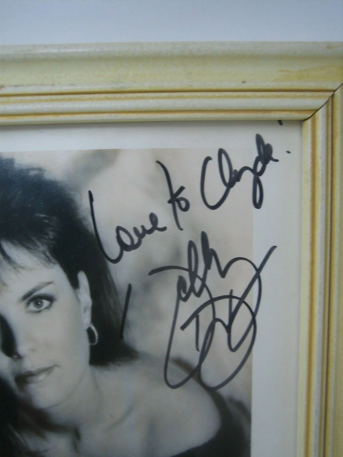 holly dunn photo in frame signed autographed 10x8 country star singer, image 3