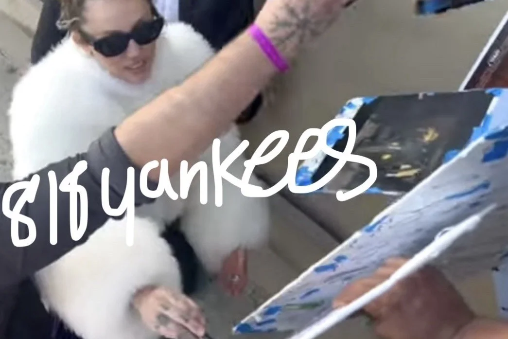 Miley Cyrus Signed Vinyl Album The Best Of Hannah Montana With Proof, изображение 3