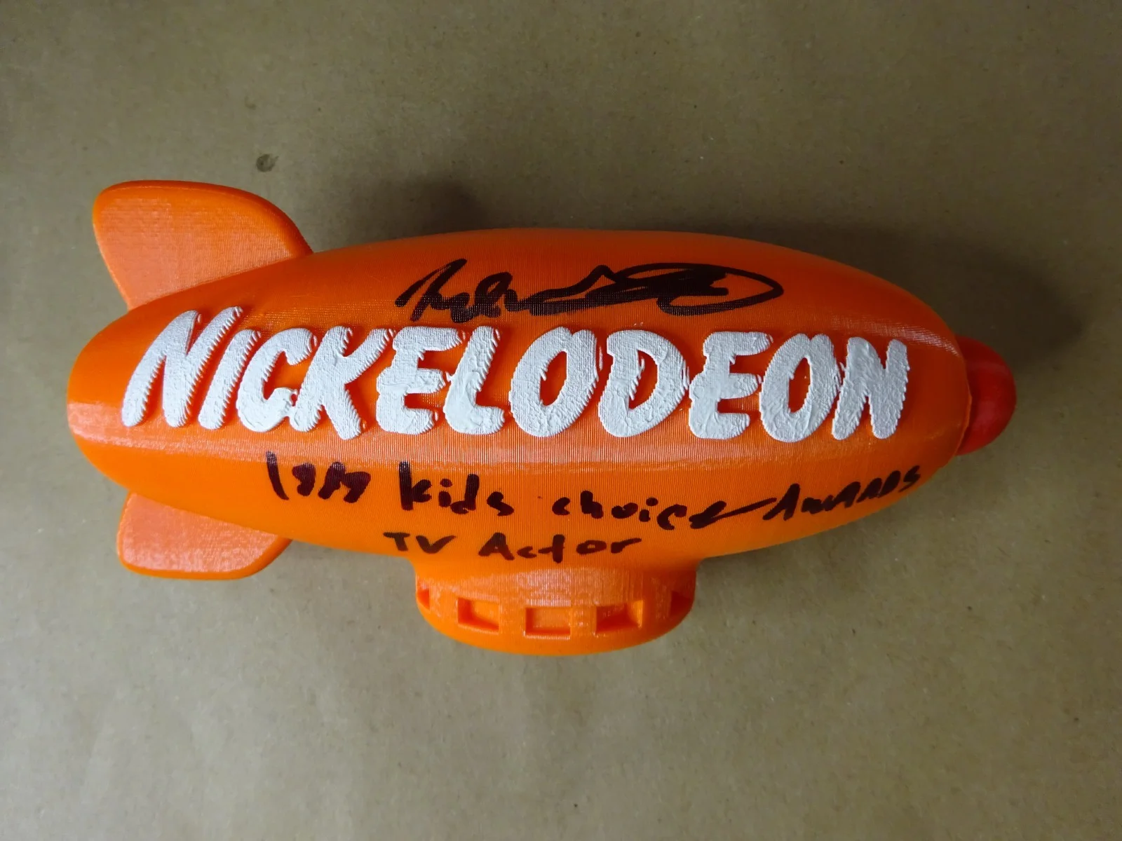 Kel Mitchell — Autographed Kel Mitchell Signed Nickelodeon Kids Choice Awards Blimp JSA COA, image 2