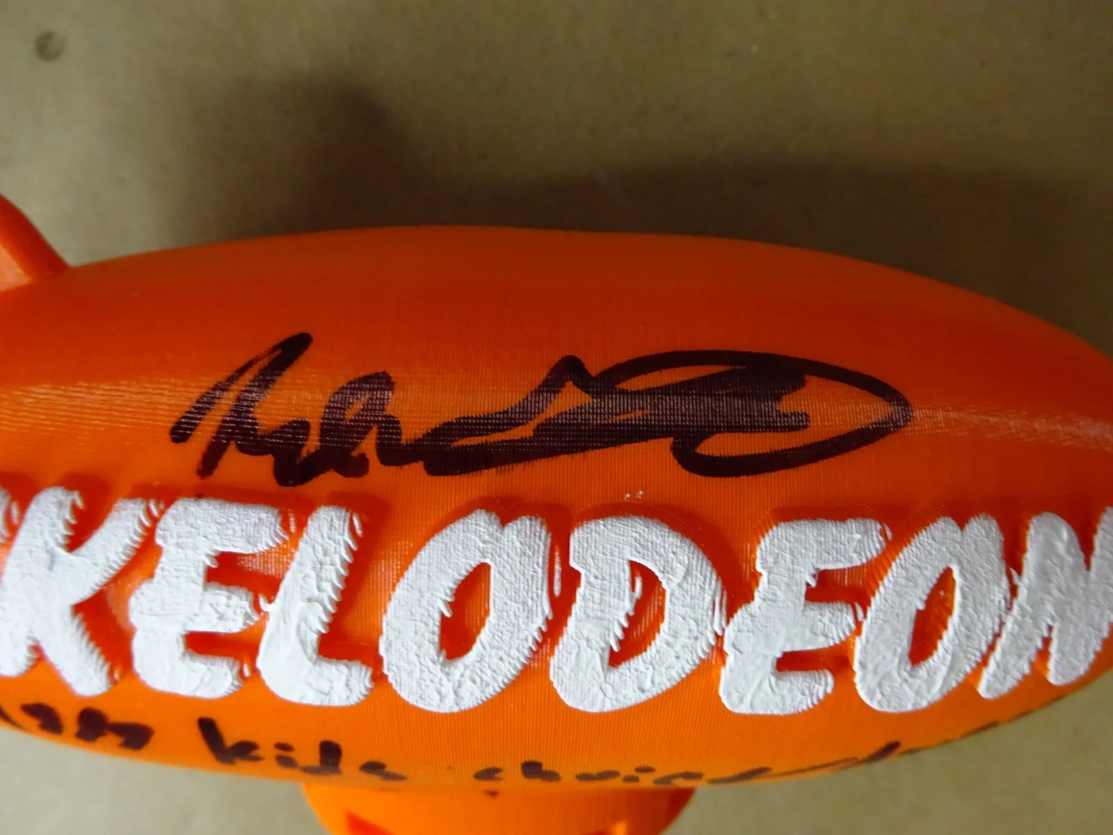 Kel Mitchell — Autographed Kel Mitchell Signed Nickelodeon Kids Choice Awards Blimp JSA COA, image 4