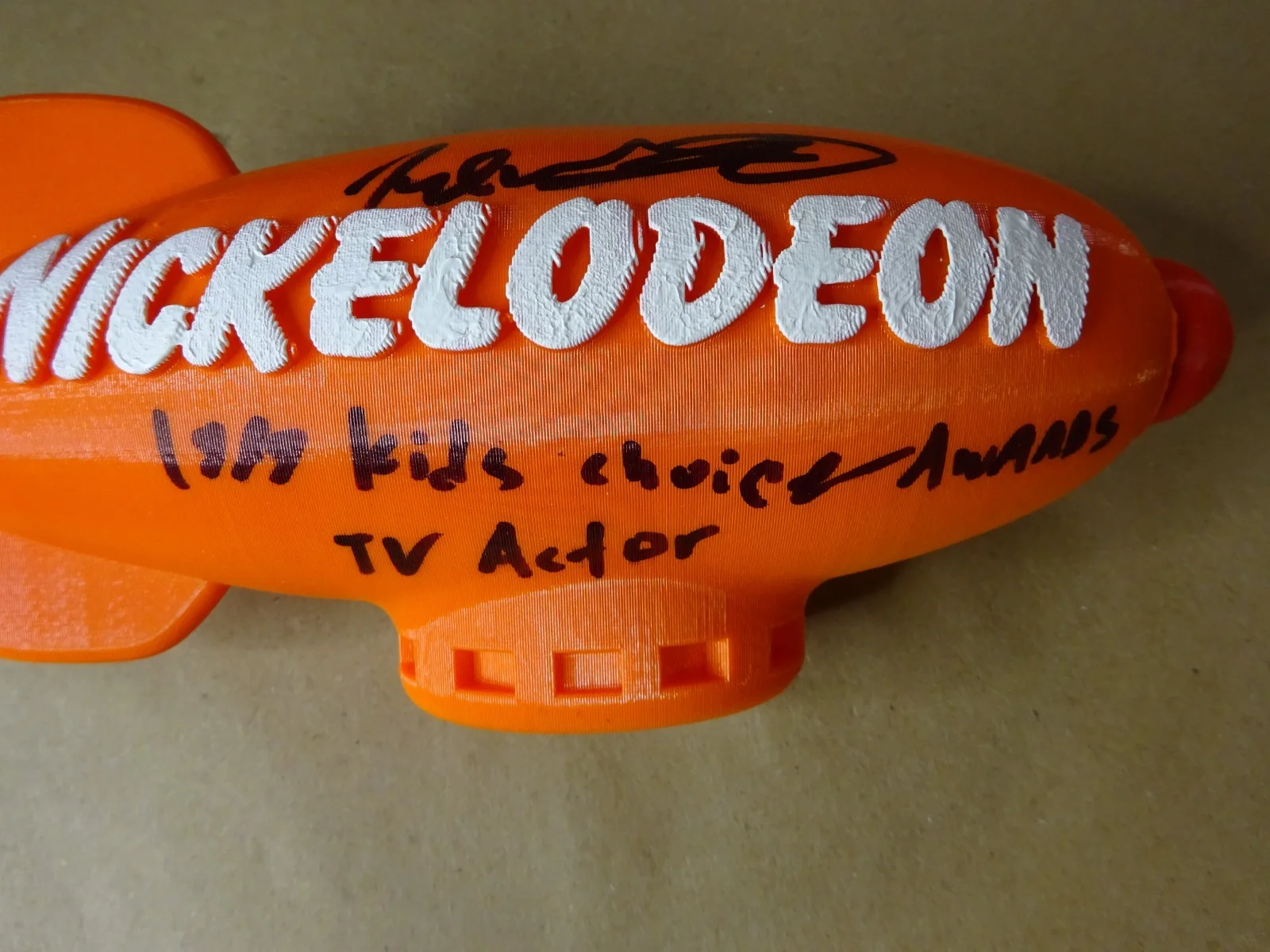Kel Mitchell — Autographed Kel Mitchell Signed Nickelodeon Kids Choice Awards Blimp JSA COA, image 5
