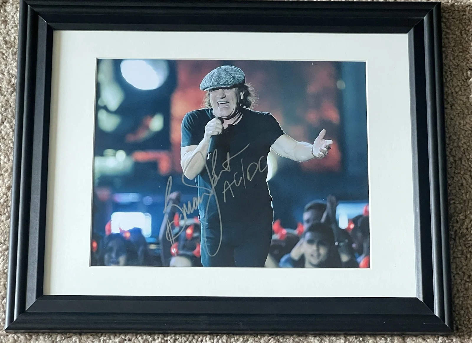 BRIAN JOHNSON AC/DC Singer Autographed 8 x 11.5 signed photo Nicely Framed, image 4