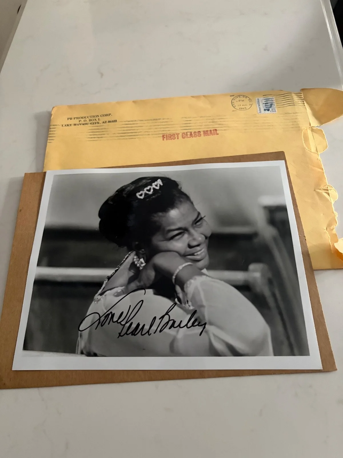 Pearl Bailey — Autographed 8 x 10 photograph of Pearl Bailey Vintage Collectible Mint Condition, изображение 2