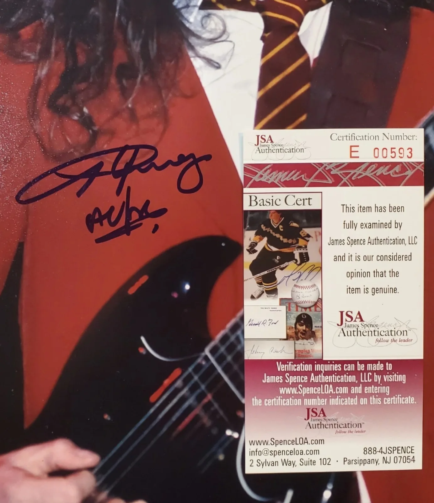 ⚡️⚡️🔥🔥 Angus Young AC/DC Signed 11x14 Photo JSA Certified Auto Autograph, image 2