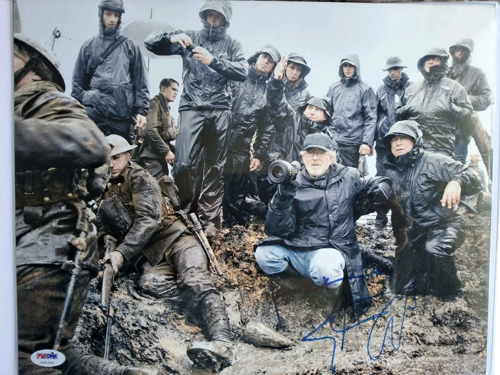 Stephen spielberg signed PSADNA U48396 "war horse" wonderful collection piece..., image 2
