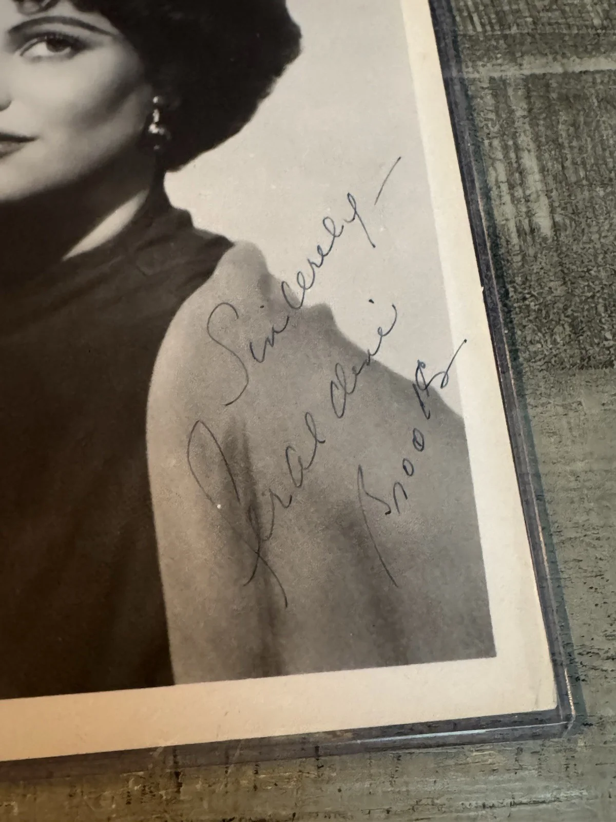 Geraldine Brooks — Geraldine Brooks 1950s Signed Original Vintage Photograph signed 8x10 COA, image 2