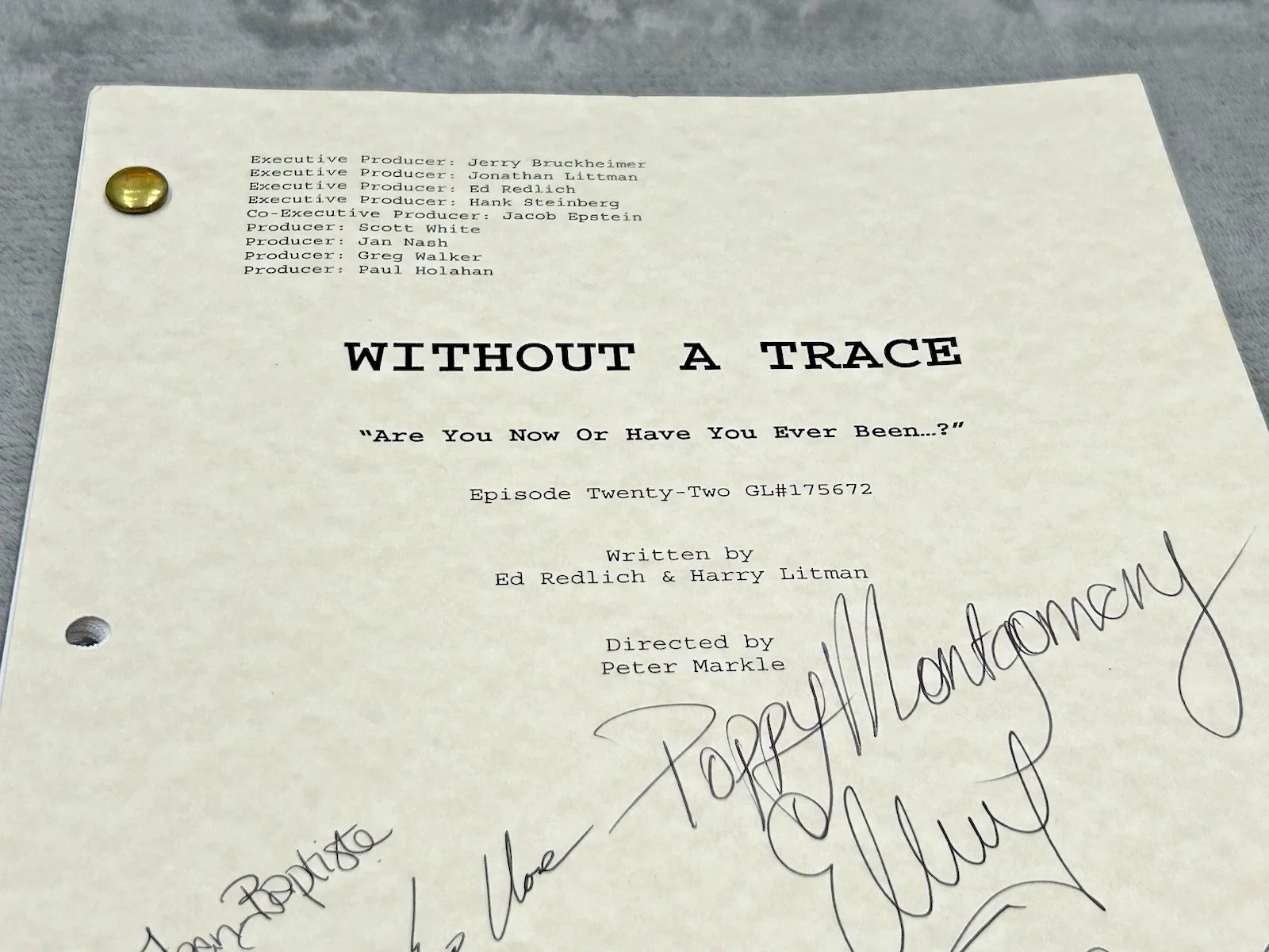 Poppy Montgomery, Marianne Jean Baptiste, Eric Close, Enrique Mur — Poppy Montgomery Others "Without a Trace" AUTOGRAPH Signed Full Complete Script, image 4